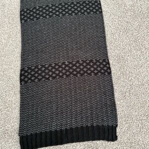 NWT Men's Black and Gray Scarf